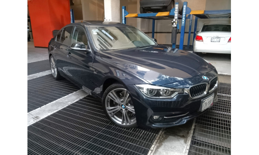 BMW SERIE 3330I SPORT LINE L4/2.0/T AUT